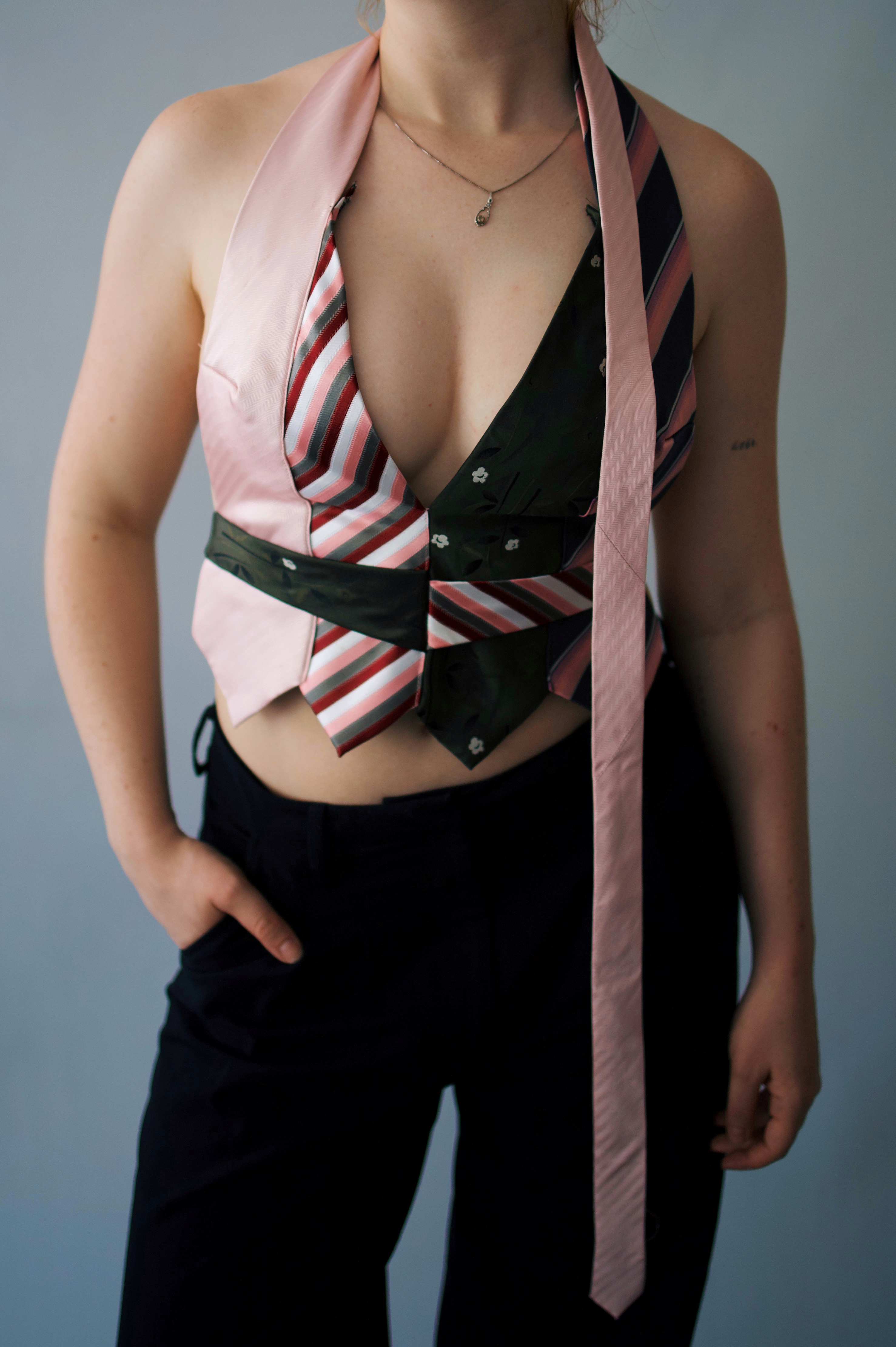 Tie Top ROSA mit V-Ausschnitt  